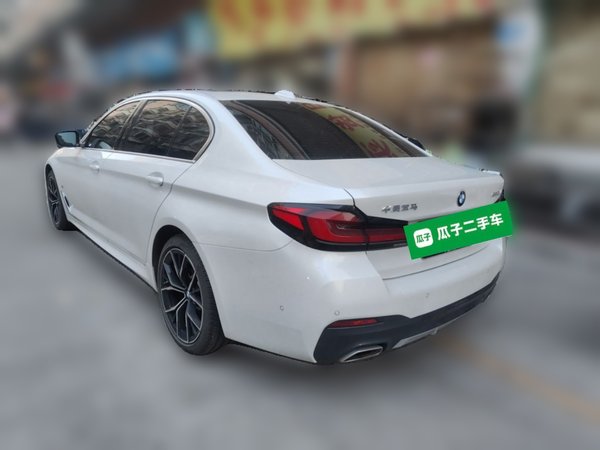 BMW 5 Series 2022, 40599 км, за 43393 USD