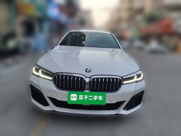 BMW 5 Series 2022, 40599 км, за 43393 USD