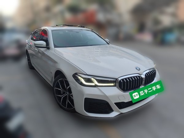 BMW 5 Series 2022, 40599 км, за 43393 USD