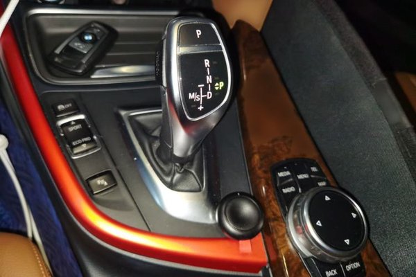 BMW 3 Series 2014, 90700 км, за 9433 USD - фото 13