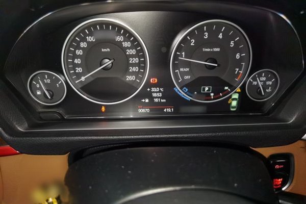 BMW 3 Series 2014, 90700 км, за 9433 USD - фото 10