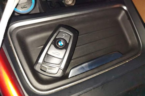 BMW 3 Series 2014, 90700 км, за 9433 USD - фото 17