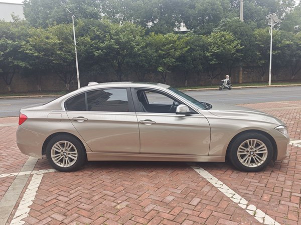 BMW 3 Series 2015, 150900 км, за 8828 USD