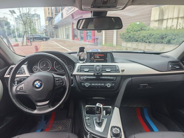 BMW 3 Series 2015, 150900 км, за 8828 USD - фото 21