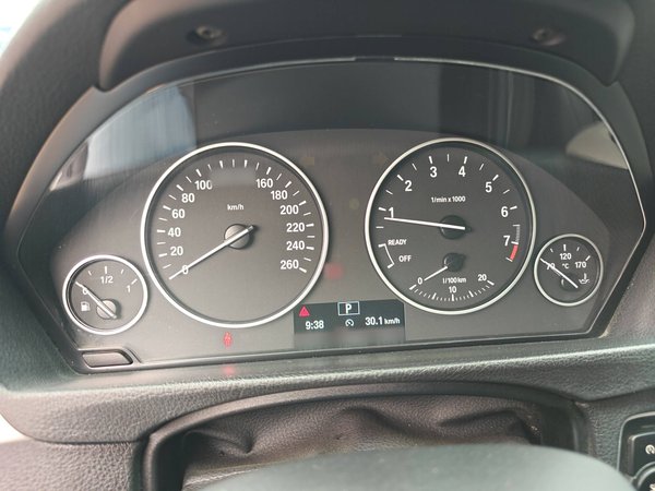 BMW 3 Series 2015, 150900 км, за 8828 USD - фото 11