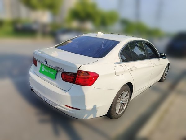 BMW 3 Series 2015, 75700 км, за 8446 USD