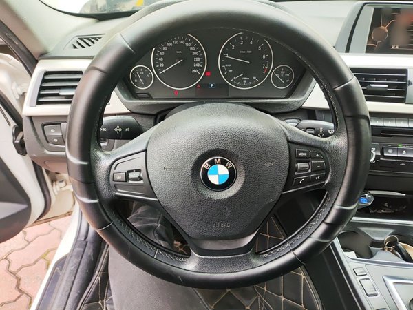 BMW 3 Series 2015, 79600 км, за 8978 USD - фото 9