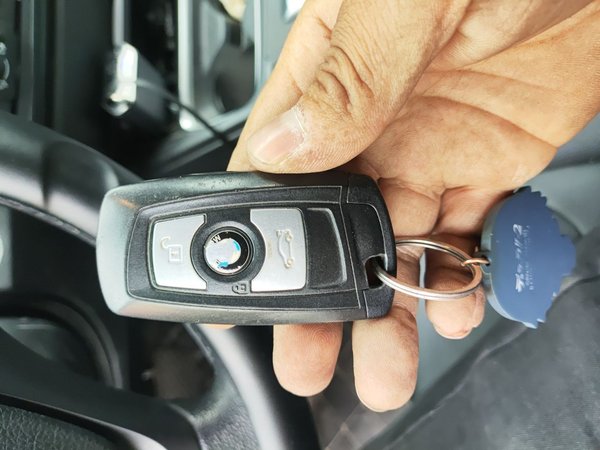 BMW 3 Series 2015, 79600 км, за 8978 USD - фото 17