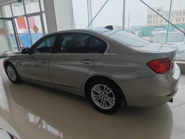 BMW 3 Series 2015, 176000 км, за 10107 USD