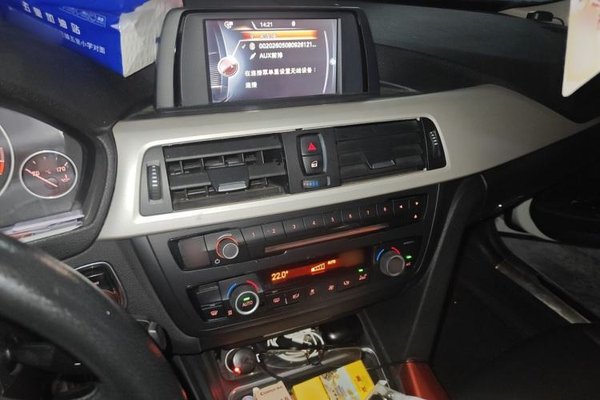 BMW 3 Series 2015, 177300 км, за 9923 USD - фото 12
