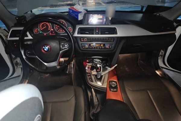 BMW 3 Series 2015, 177300 км, за 9923 USD - фото 18