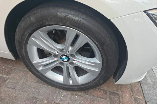 BMW 3 Series 2015, 82000 км, за 8778 USD