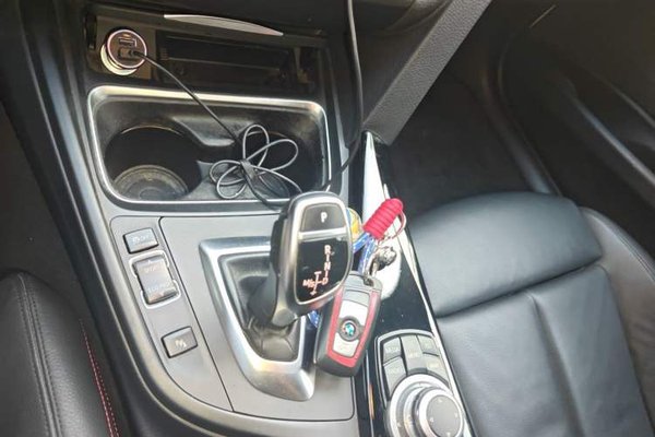 BMW 3 Series 2015, 82000 км, за 8778 USD - фото 11
