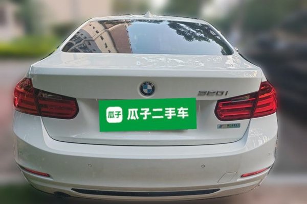 BMW 3 Series 2015, 82000 км, за 8778 USD