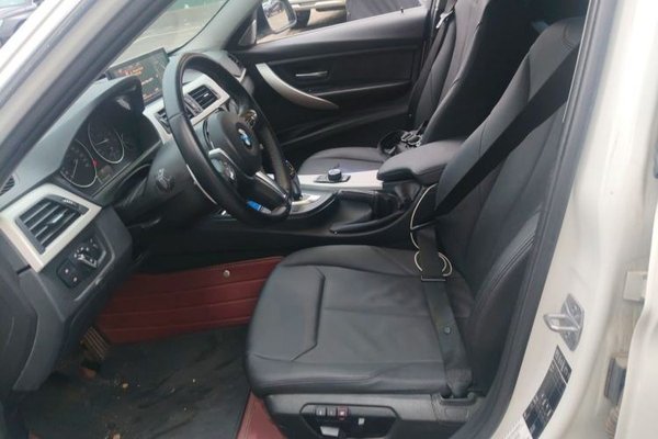 BMW 3 Series 2015, 97000 км, за 8790 USD - фото 12