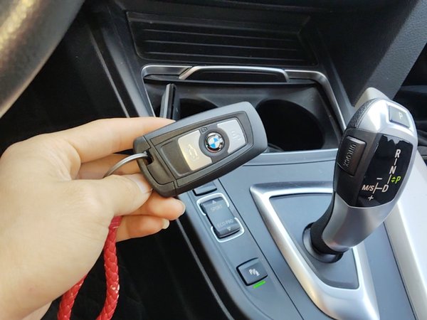 BMW 3 Series 2016, 95399 км, за 10405 USD - фото 12