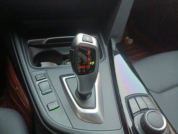 BMW 3 Series 2016, 104400 км, за 9099 USD - фото 15