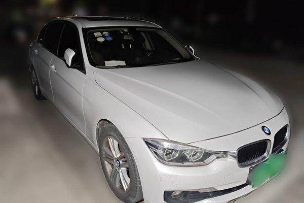 BMW 3 Series 2016, 109600 км, за 8481 USD