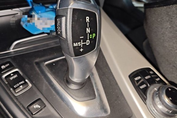 BMW 3 Series 2016, 109600 км, за 8481 USD - фото 15