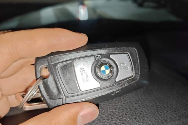BMW 3 Series 2016, 109600 км, за 8481 USD - фото 9