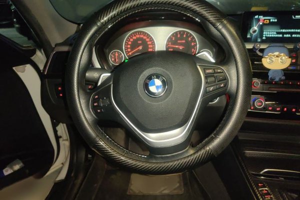 BMW 3 Series 2016, 88100 км, за 11527 USD - фото 7