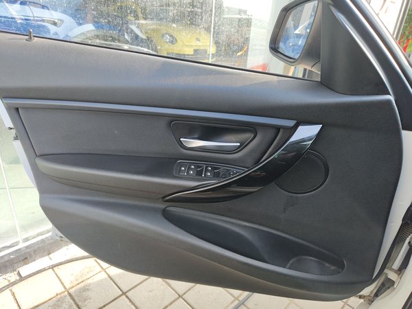 BMW 3 Series 2017, 113700 км, за 10478 USD - фото 26