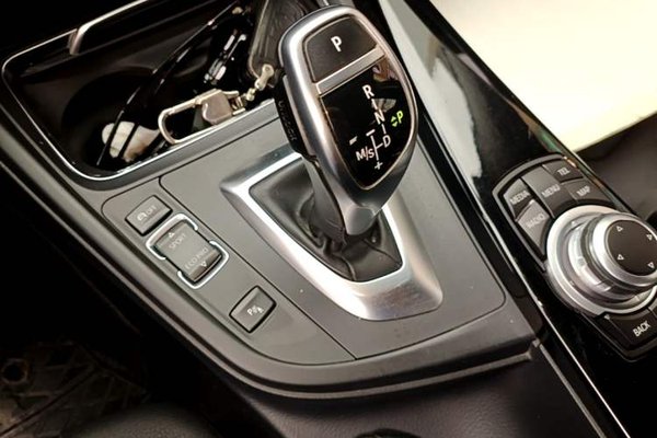 BMW 3 Series 2017, 94000 км, за 12733 USD - фото 17