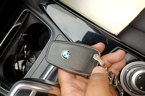 BMW 3 Series 2017, 94000 км, за 12733 USD - фото 12