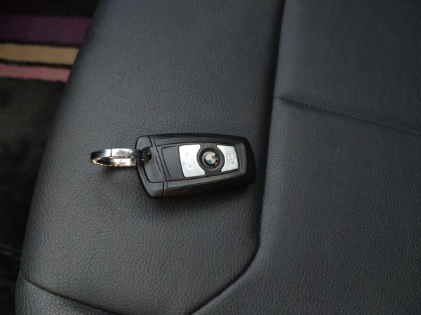 BMW 3 Series 2017, 124500 км, за 11678 USD - фото 12