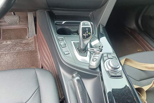 BMW 3 Series 2017, 108200 км, за 11481 USD - фото 16