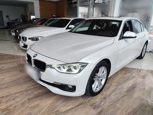 BMW 3 Series · 2017 год