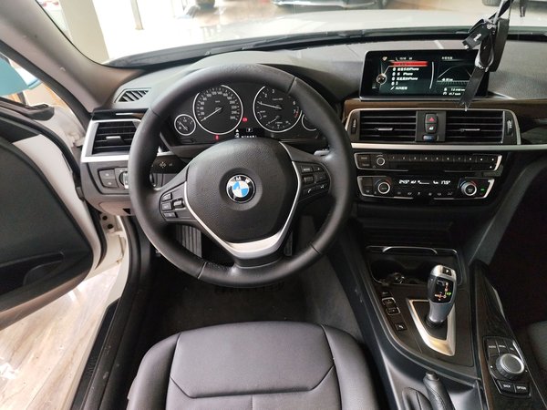 BMW 3 Series 2017, 121199 км, за 12106 USD - фото 12