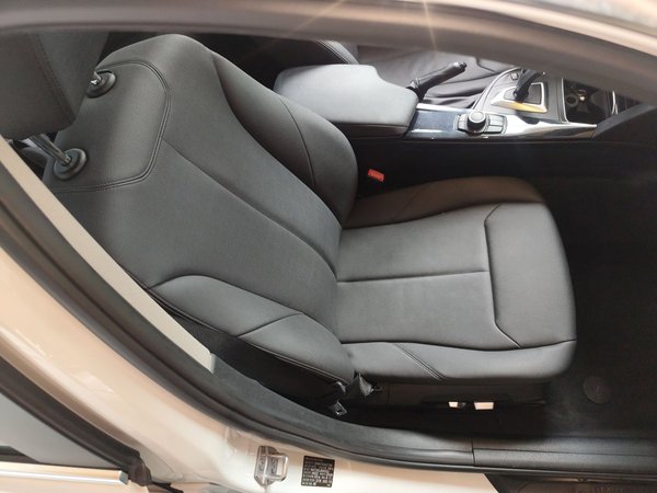 BMW 3 Series 2017, 121199 км, за 12106 USD - фото 23