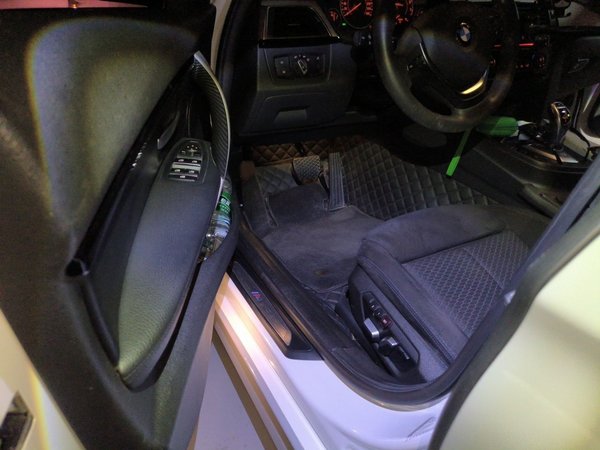 BMW 3 Series 2017, 124100 км, за 12572 USD - фото 19