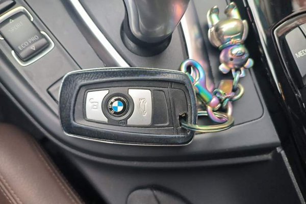 BMW 3 Series 2018, 100800 км, за 11585 USD - фото 20