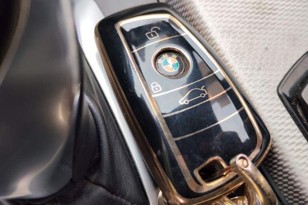 BMW 3 Series 2018, 93300 км, за 12132 USD - фото 20