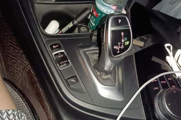 BMW 3 Series 2018, 121800 км, за 12367 USD - фото 14