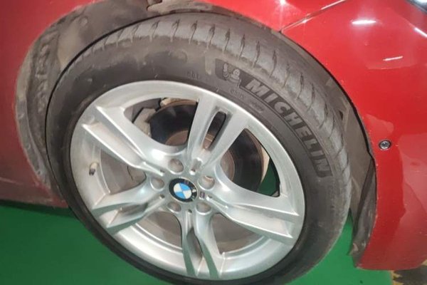 BMW 3 Series 2018, 85600 км, за 13679 USD