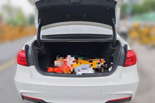 BMW 3 Series 2018, 110200 км, за 14778 USD - фото 19