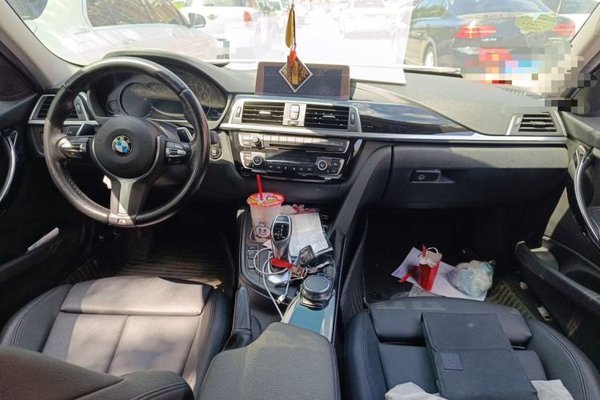 BMW 3 Series 2018, за 12961 USD - фото 6