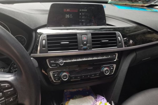 BMW 3 Series 2018, 59900 км, за 11002 USD - фото 13