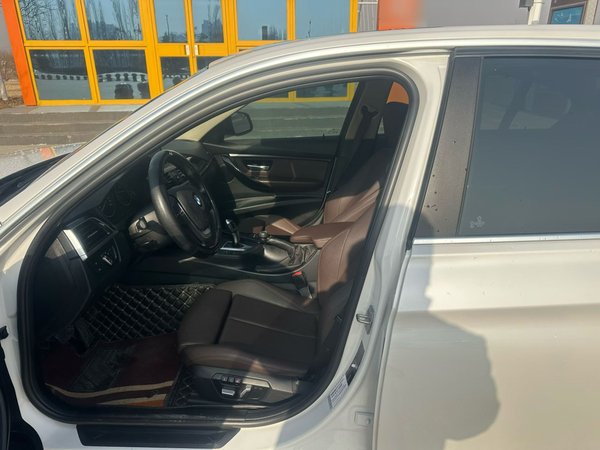 BMW 3 Series 2018, 60800 км, за 13185 USD - фото 8