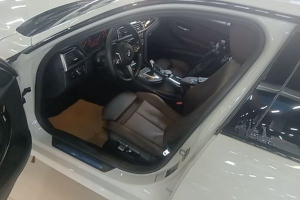 BMW 3 Series 2018, за 15293 USD - фото 19