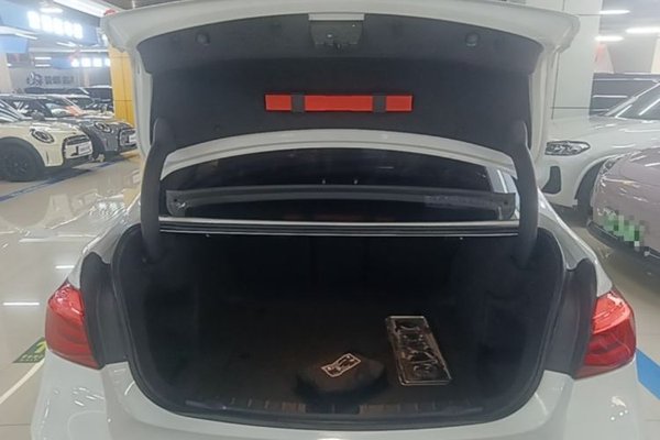 BMW 3 Series 2018, за 15293 USD - фото 22