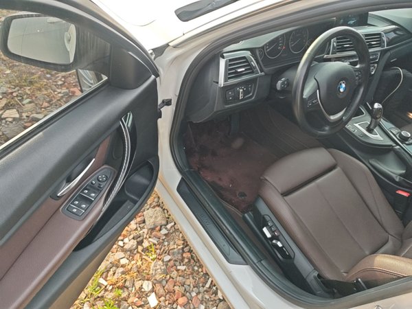 BMW 3 Series 2018, 97600 км, за 13410 USD - фото 19