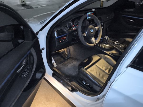 BMW 3 Series 2018, 98000 км, за 13304 USD - фото 17