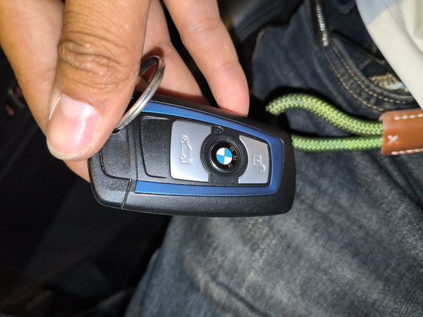 BMW 3 Series 2018, 98000 км, за 13304 USD - фото 9