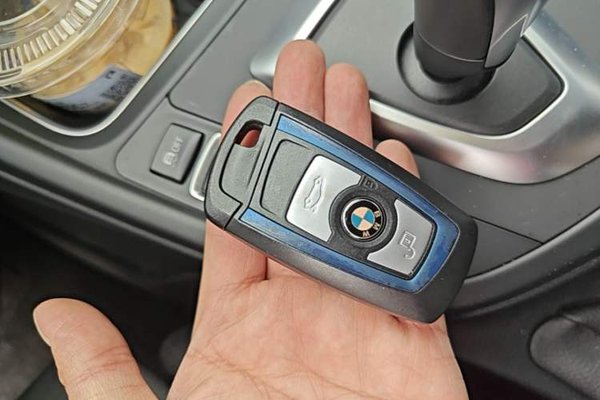 BMW 3 Series 2019, 104300 км, за 16338 USD - фото 12