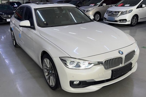BMW 3 Series 2019, 65800 км, за 17029 USD
