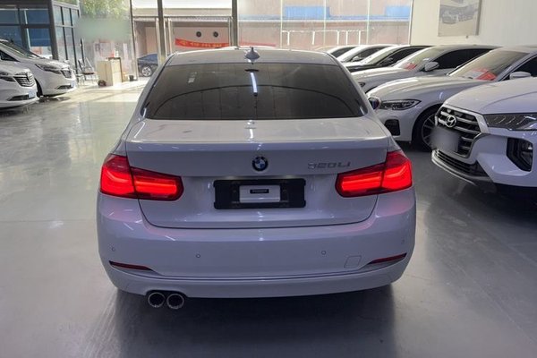 BMW 3 Series 2019, 65800 км, за 17029 USD